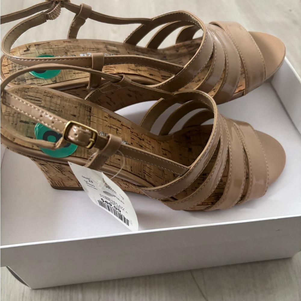 Elegant Tan Strappy Wedge Sandals